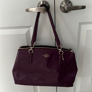 Used once - lots of room inside !! Excellent condition!